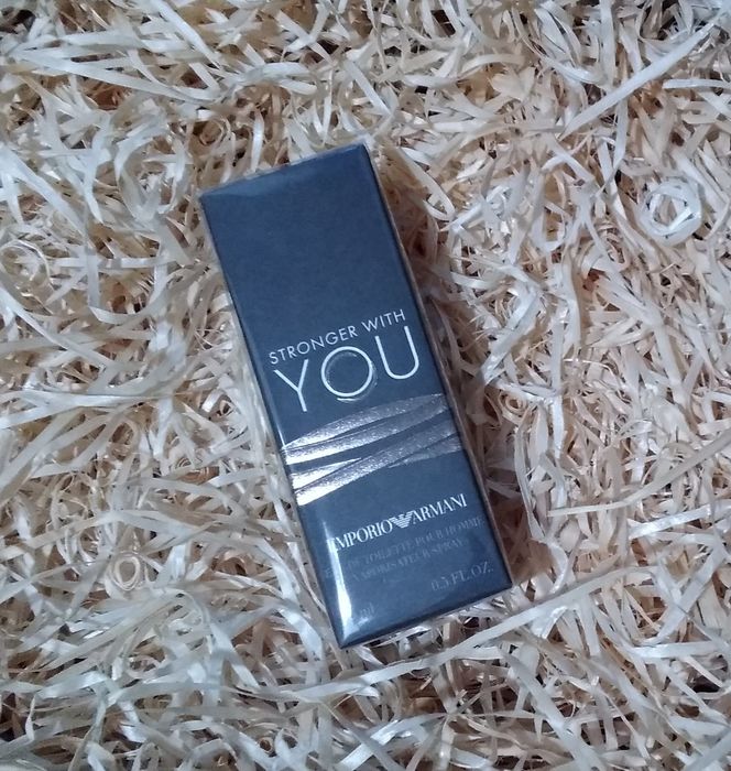 Armani Stronger подарунки для чоловіків