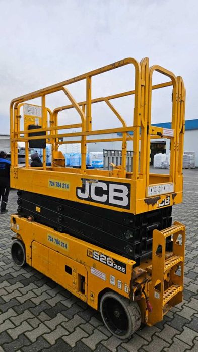 Wynajem podnośników koszowych i nożycowych