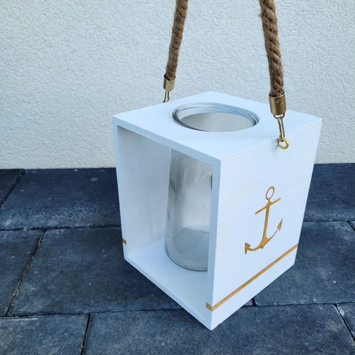 Lampion marynarski z kotwica na latarenka