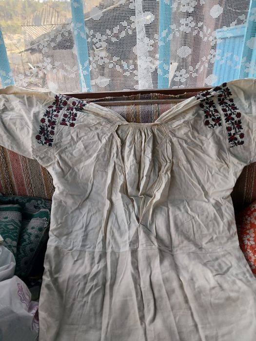 Продається вишиванка