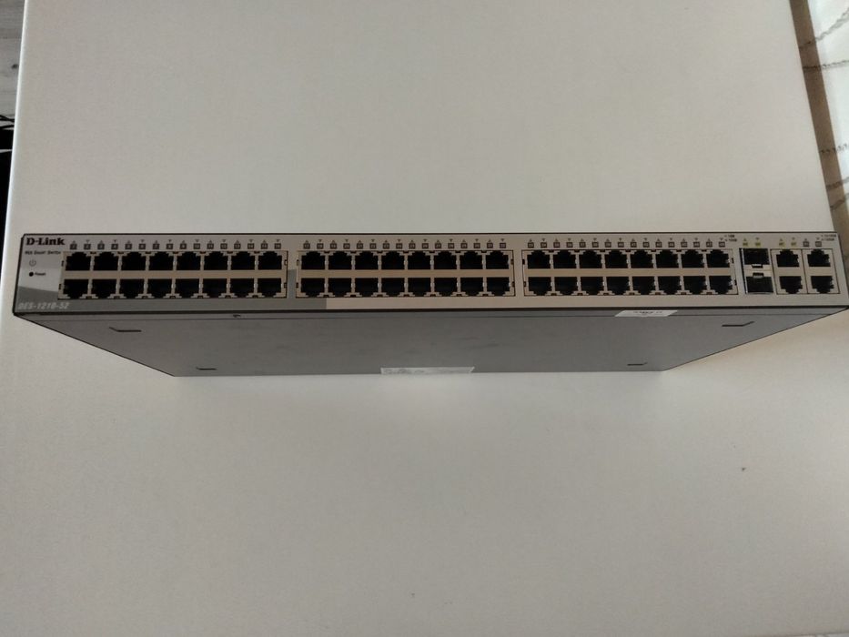 Комутатор D-Link DES-1210-52