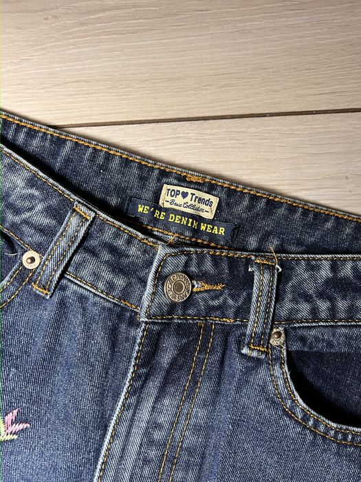 Джинси з вишивкою denim