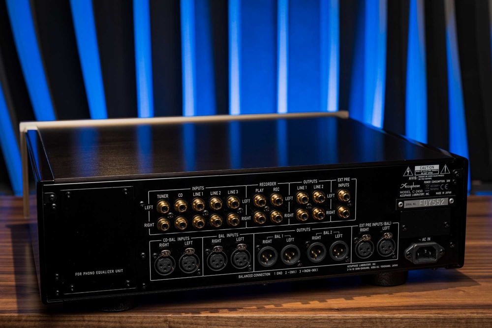 Accuphase C-2450 przedwzmacniacz liniowy preamp