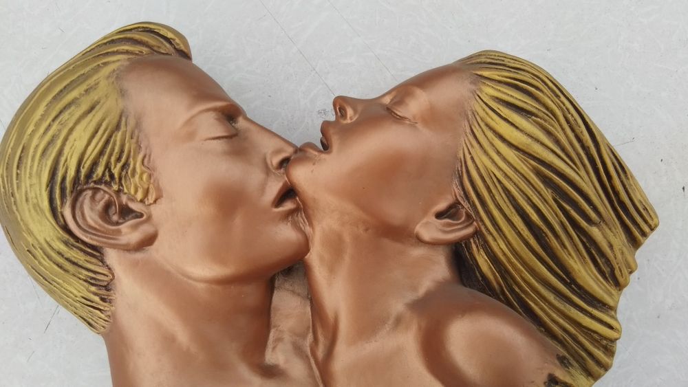 Панно "Любовь"..гипс