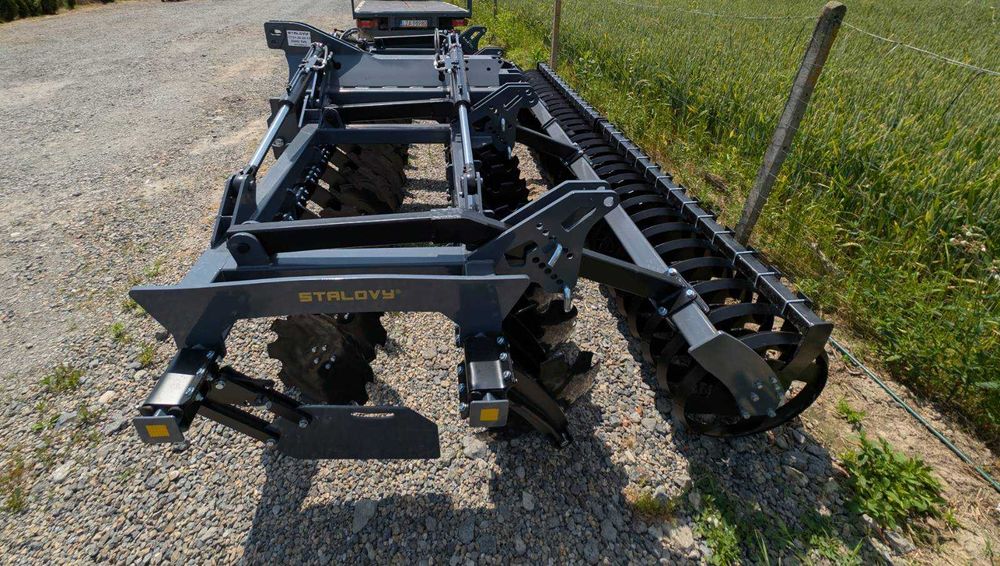 Hydrauliczna brona talerzowa hydraulicznie składana talerzówka