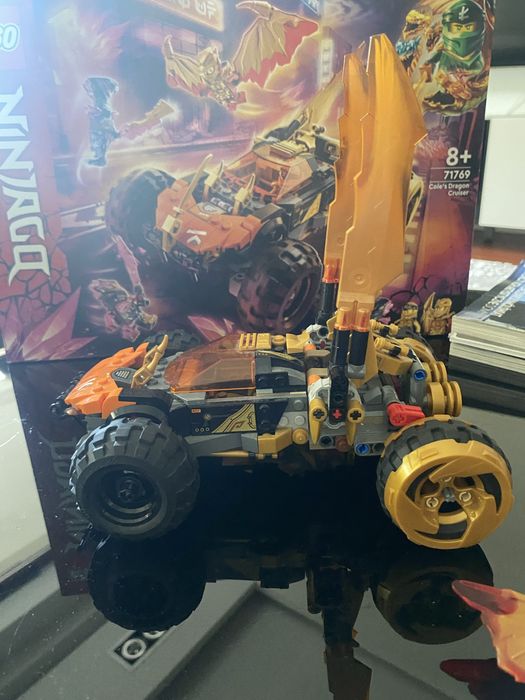 LEGO 71769 Ninjago, klocki, Smoczy krążownik Cole’a,