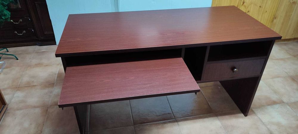 Secretária Castanha de Quarto ou Escritório (FÁCIL TRANSPORTE)