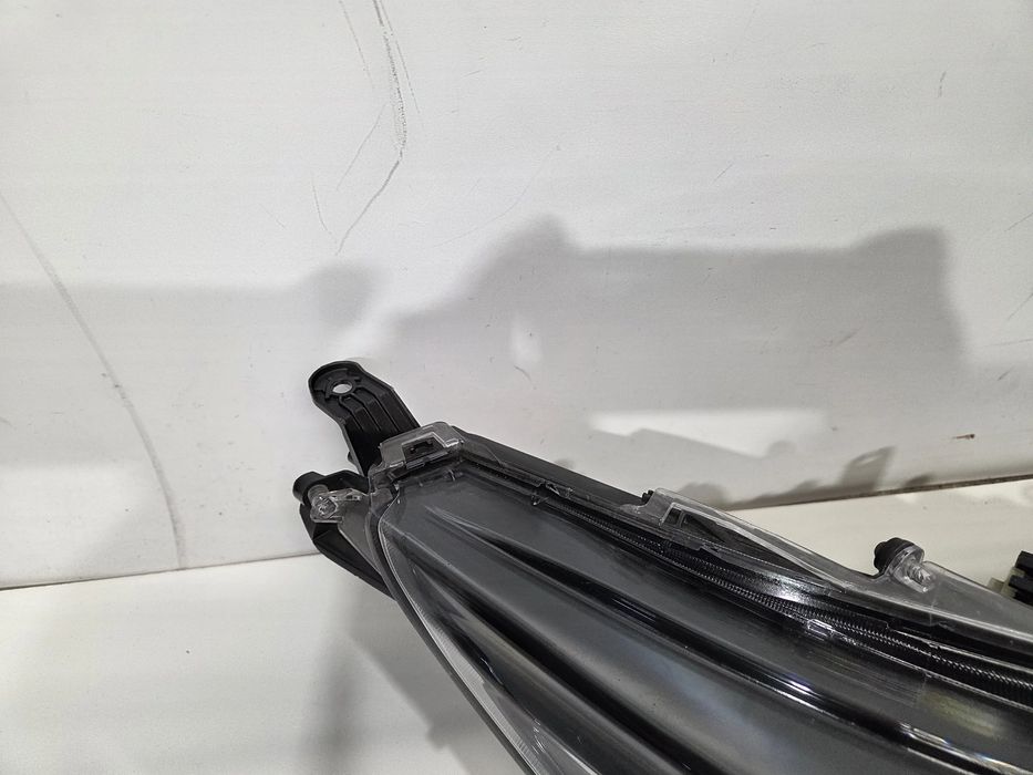 Toyota Corolla E21 HB Kombi Lampa Prawa Przednia Full LED