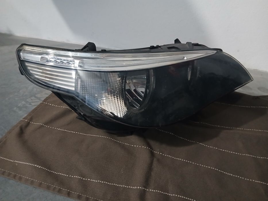 Farolins  BMW E60 origem