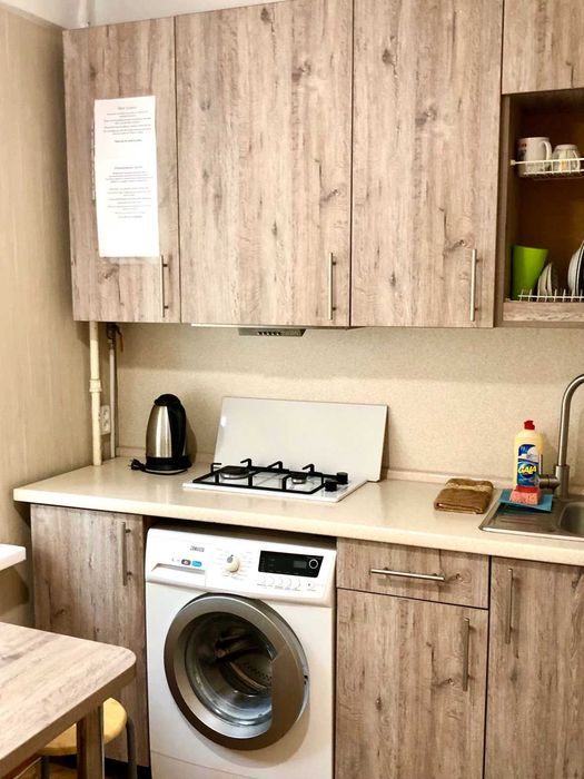 Однокомнатная. Метро Дружбы народов. Печерск.