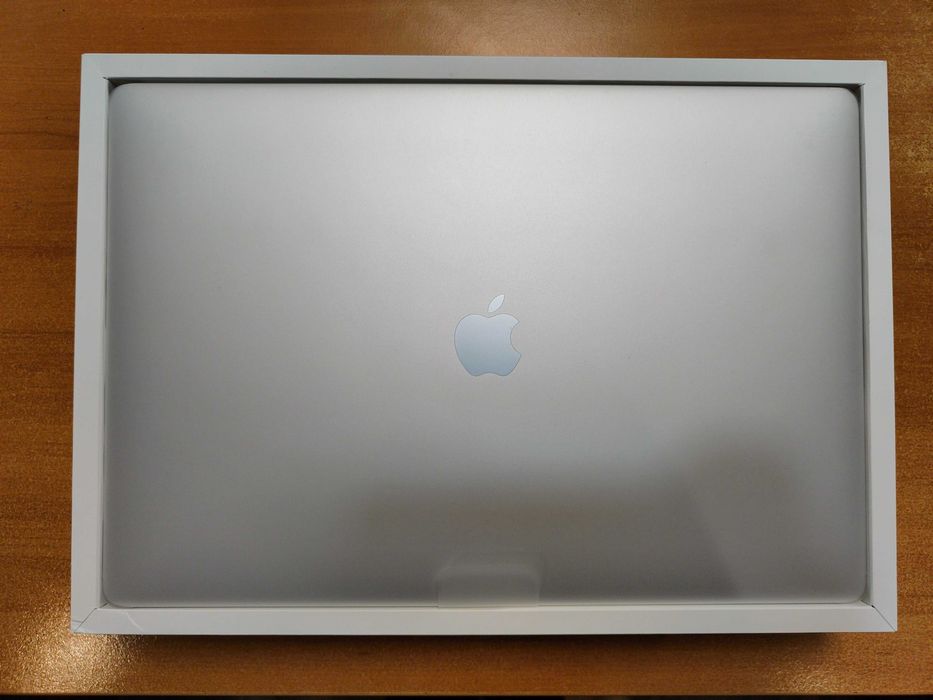 Новий MacBook Pro MVVL2 16-inch 512GB Silver