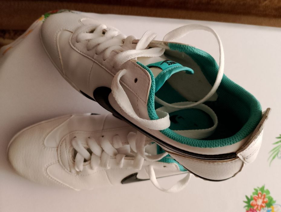 Buty sportowe damskie Nike rozmiar 38,5 wkładka 23