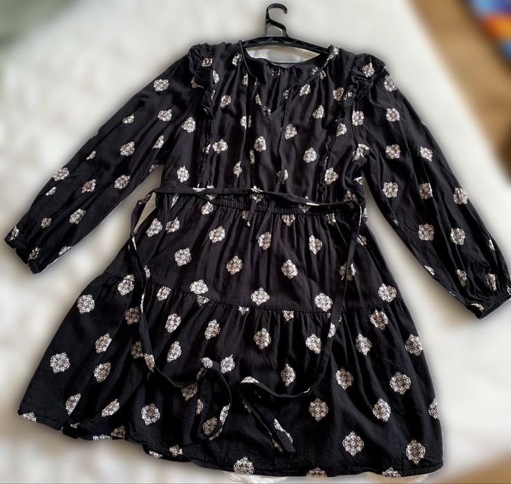 Жіноче плаття з пояском