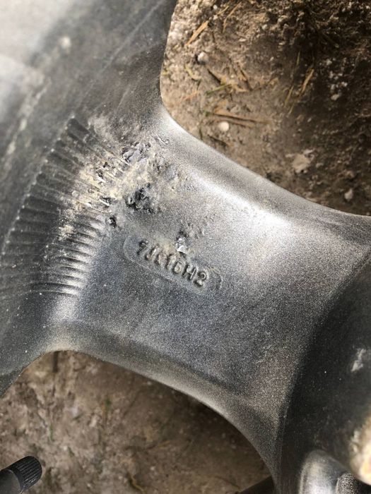 777 R16 6/139,7  два колеса с шинами 245 70 16 - 111Т