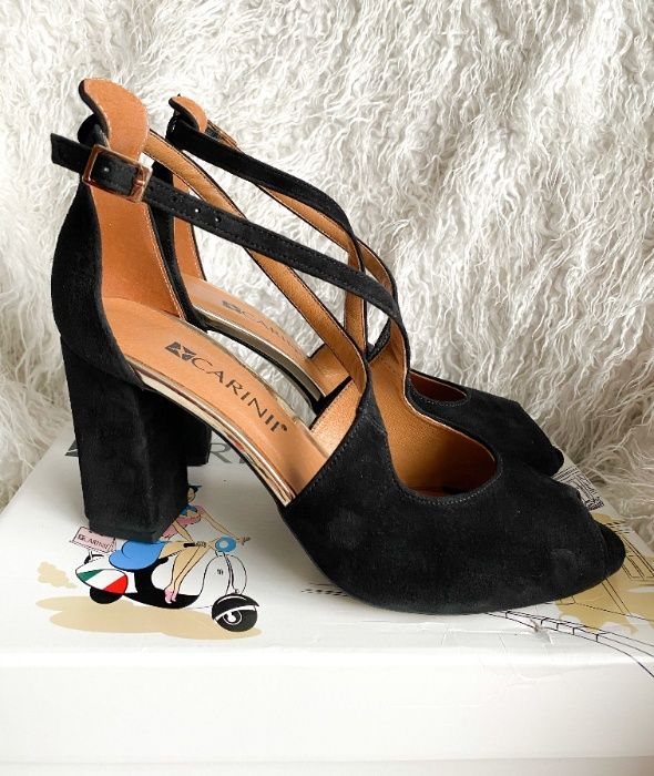 NOWE buty Carinii - czarne sandałki