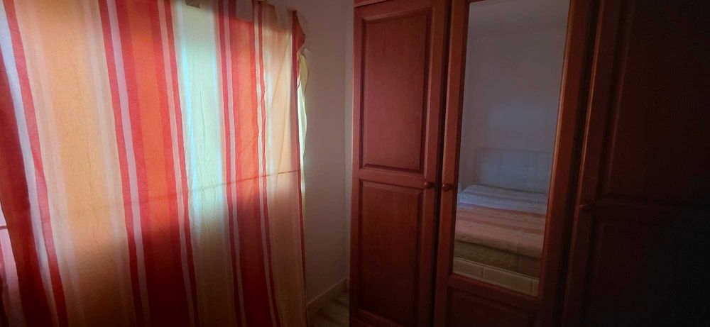 Pessoa responsável, organizada e com boa convivência.