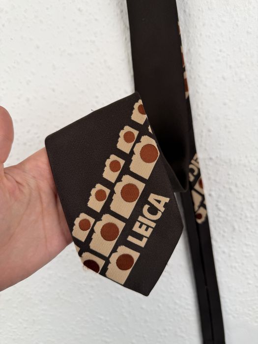 krawat Leica dla fana aparatów vintage