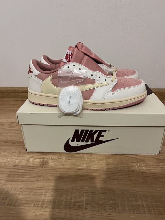Air Jordan 1 x Travis Scoot