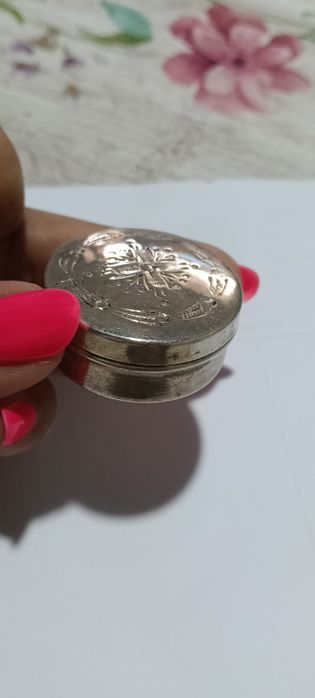 Pulseiras caixinha tudo em prata