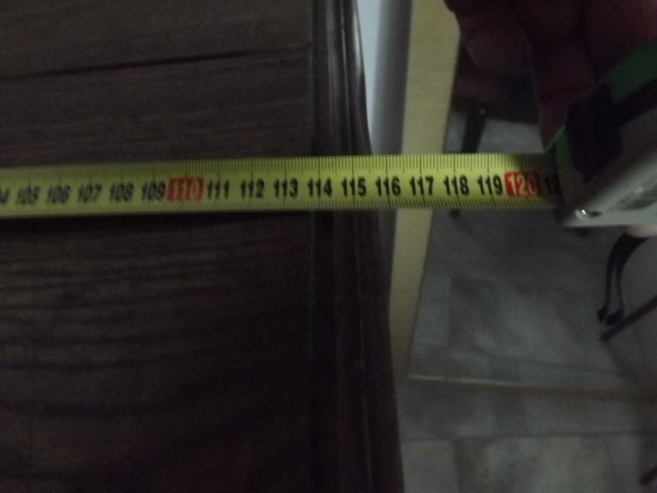 Stara zabytkowa drewniana komoda z szufladami