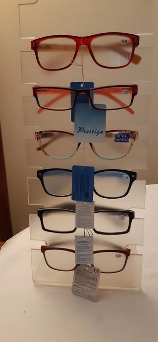 Okulary i stojak zestaw