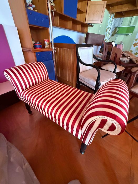 Divã/Recamier vermelho riscas NOVO