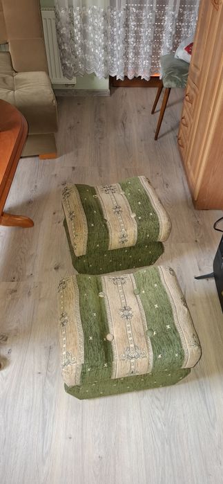 Zestaw wypoczynkowy 2 fotele ,2 pufy