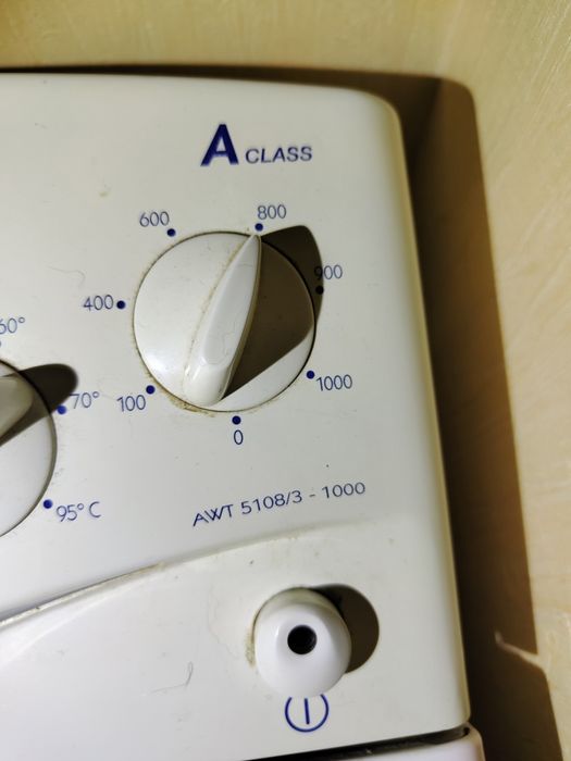 Стиральная машинка Whirpool,вертикальная загрузка 5 кг.