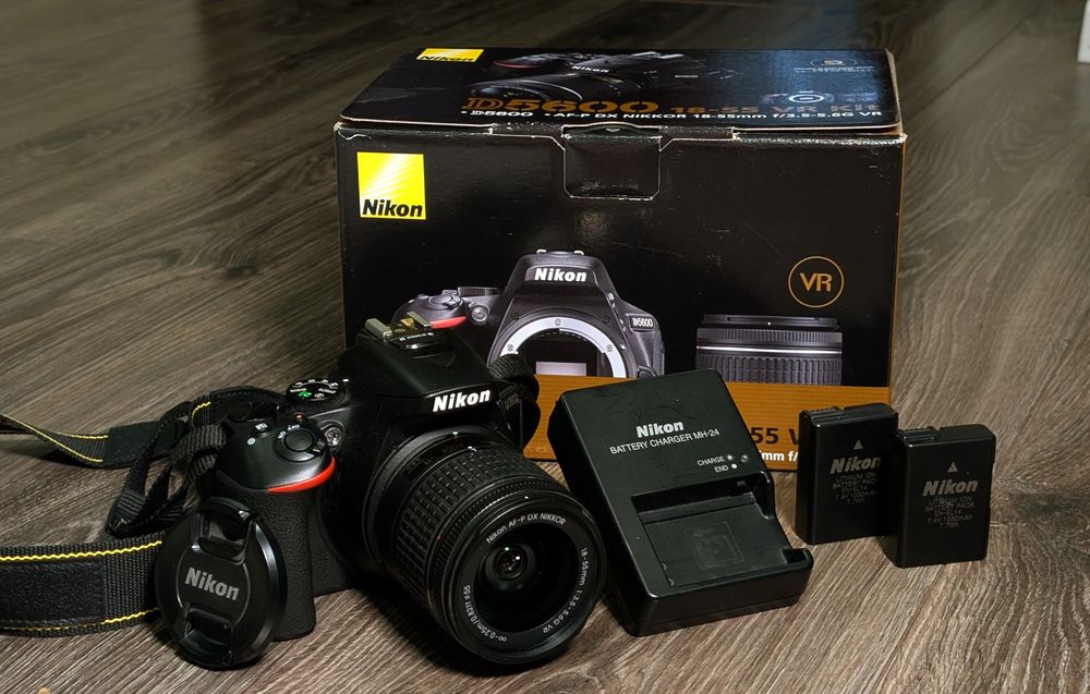 Фотоапарат Nikon D5600 / Об'єктив Nikon AF-P 18-55mm f/3.5-5.6 VR