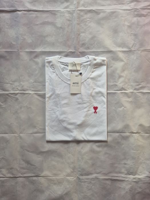Stock de t-shirts AMI