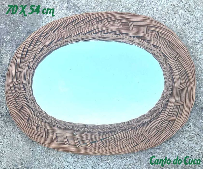 Espelho antigo oval moldura em palhinha