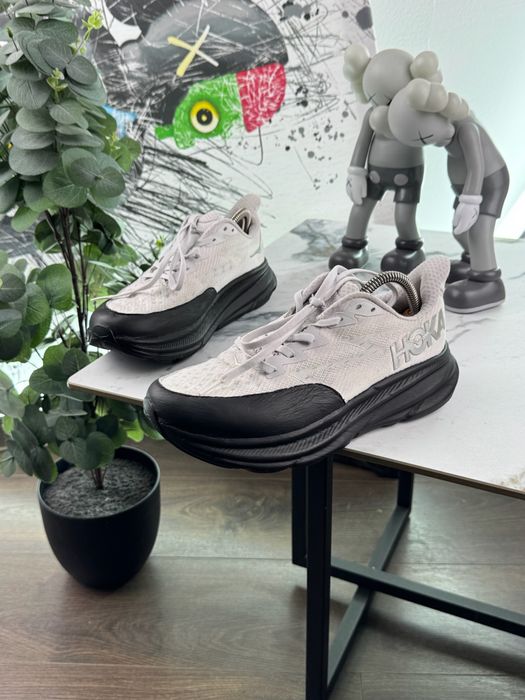 Кросівки Hoka Clifton 9 39 розмір Е14287
