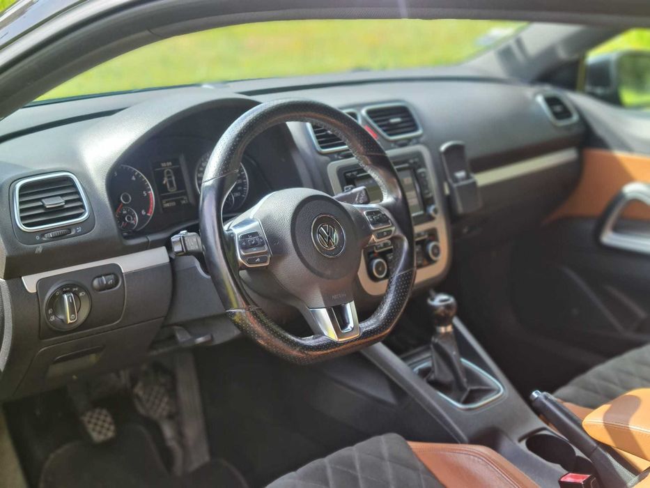 Volkswagen Scirocco 2.0 TDi NACIONAL