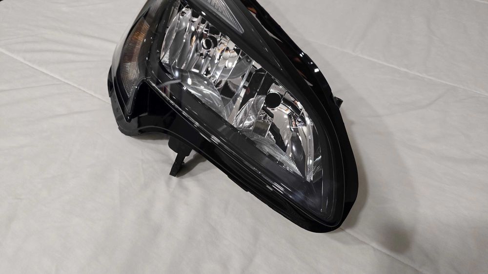 HELLA Farol principal Opel Corsa E