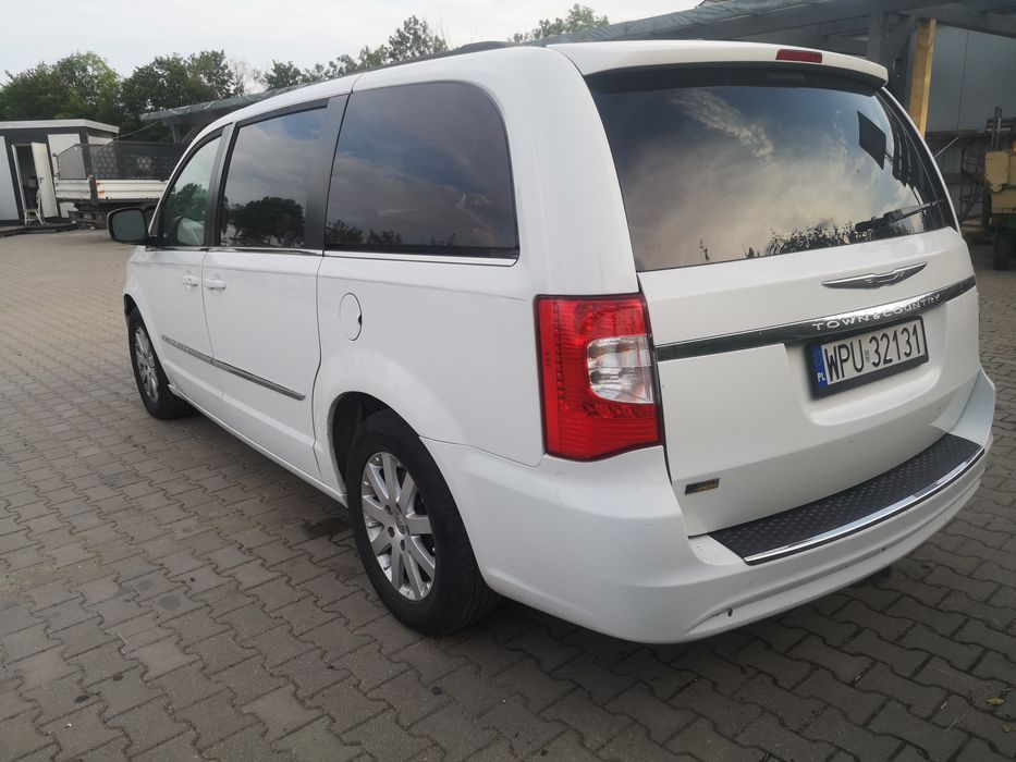 Chrysler Town & Country 2014r przebieg 212 tyś. Gaz-Stag