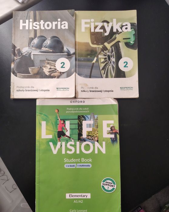 Książki do podstawówki i do branzowej