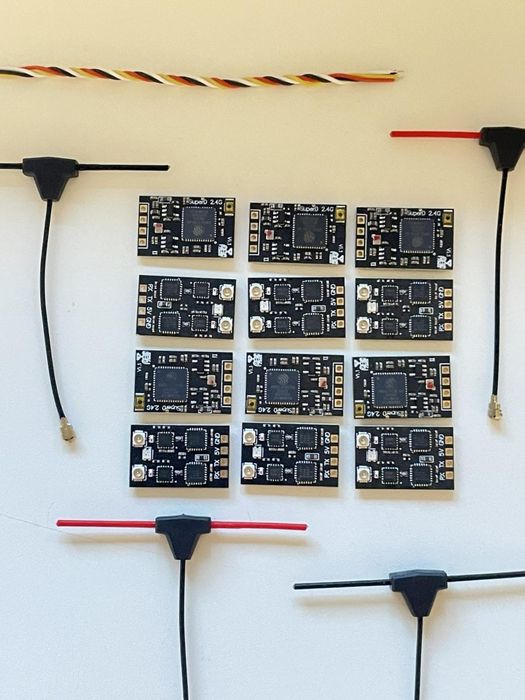 Приймач BetaFPV SuperD ELRS 2.4ГГц с двома антенами