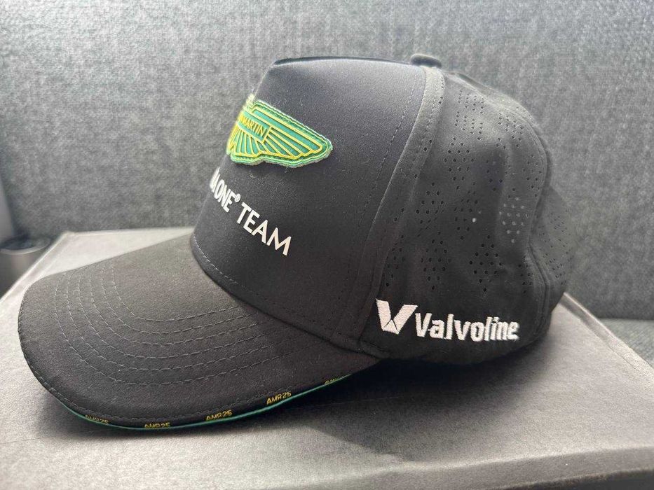 Бейсболка Aston Martin Racing х BOSS х Aramco Formula 1. Новая
