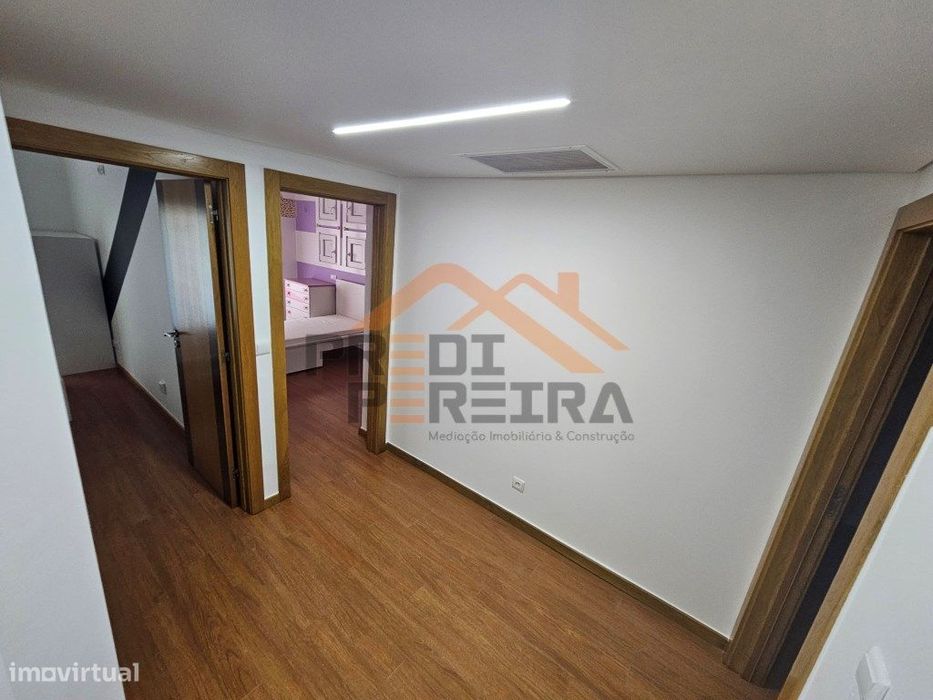 Arrendamento T3 com terraço e garagem, Urb. Jardim da Amoreira, Ram...