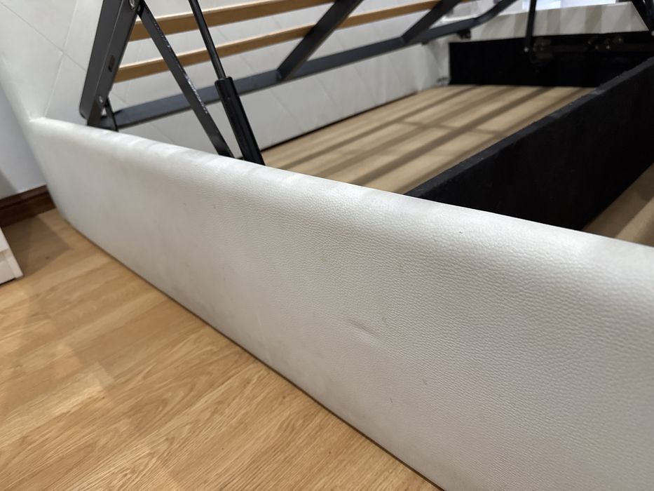 Cama com estrado elevatorio 200x160