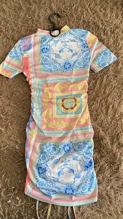 Платье яркое летнее