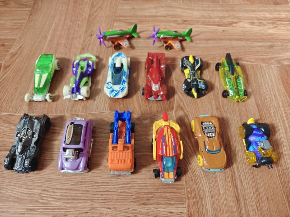Машинки Hot Wheels