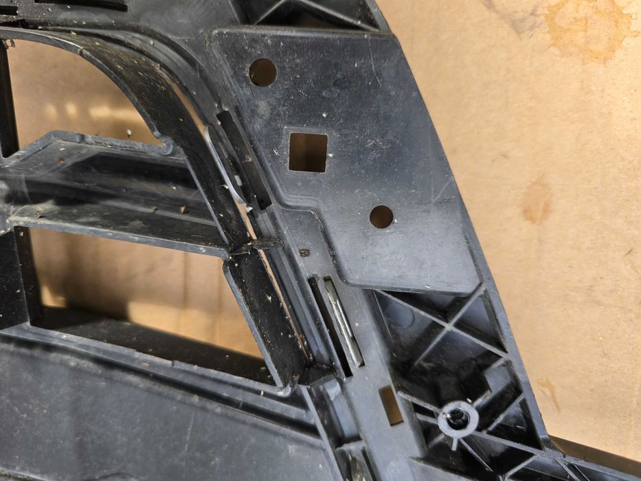 grill Audi A4 B9 lift 8W0