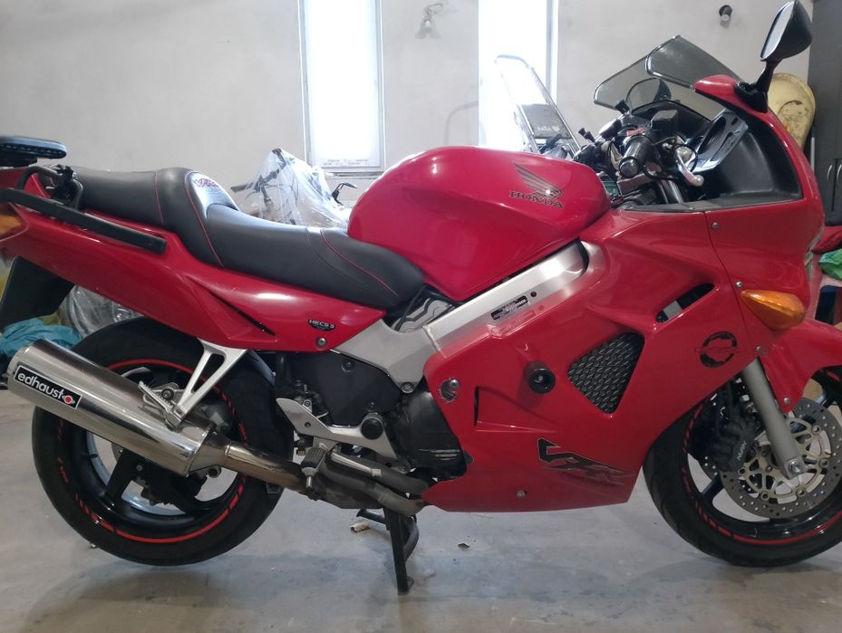 Sprzedam Hondę VFR 800