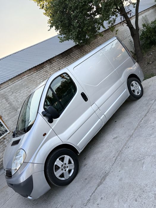 Продам  Opel Vivaro 2.0 дизель