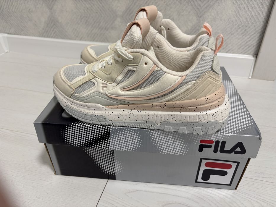Кросівки Fila charge w, кроссовки бежевые