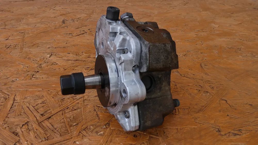 BMW E46 / E90 / E60 ORYGINALNA Pompa wtryskowa M47 / M57  Cr R70 OEM