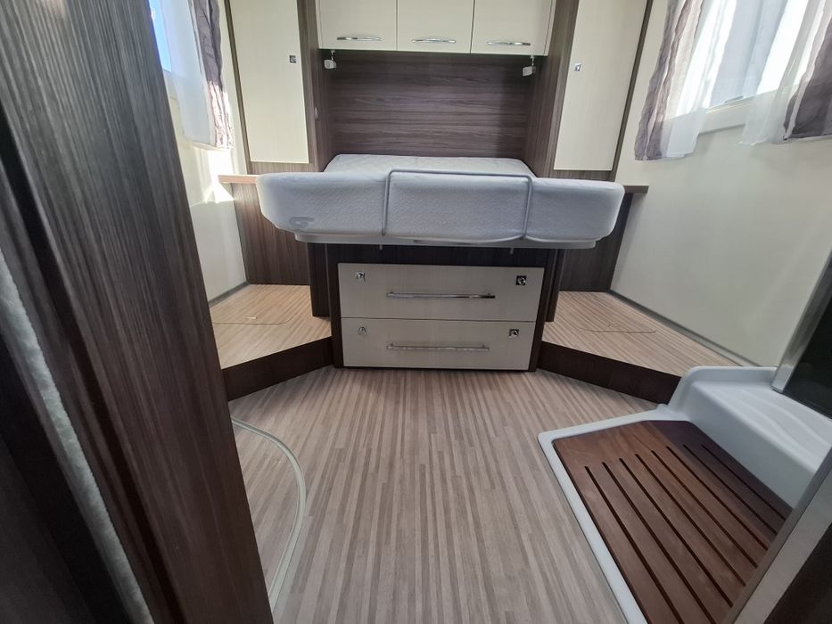 Autocaravana cama central+basculante 5 lugares