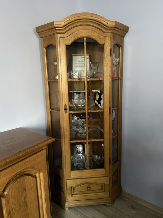 zestaw debowych mebli