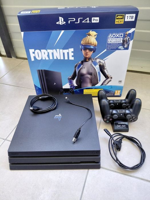 Konsola SONY Playstation 4 PRO + dysk SSD 1 TB model: CUH-7216B